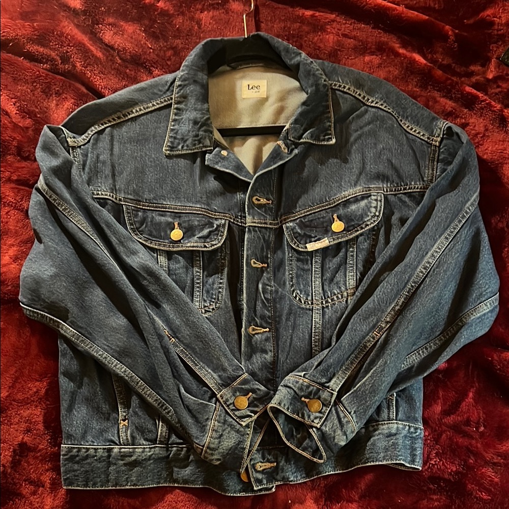 Lee Blue Lightweight Denim Shirt Jacket (fits size small-large)